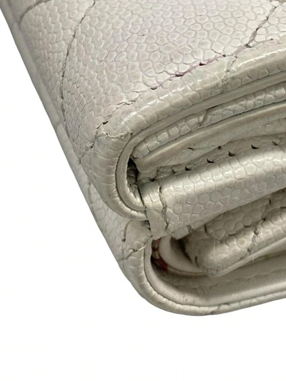 CHANEL Matelasse White Calfskin Trifold Wallet - Picture 6 of 10